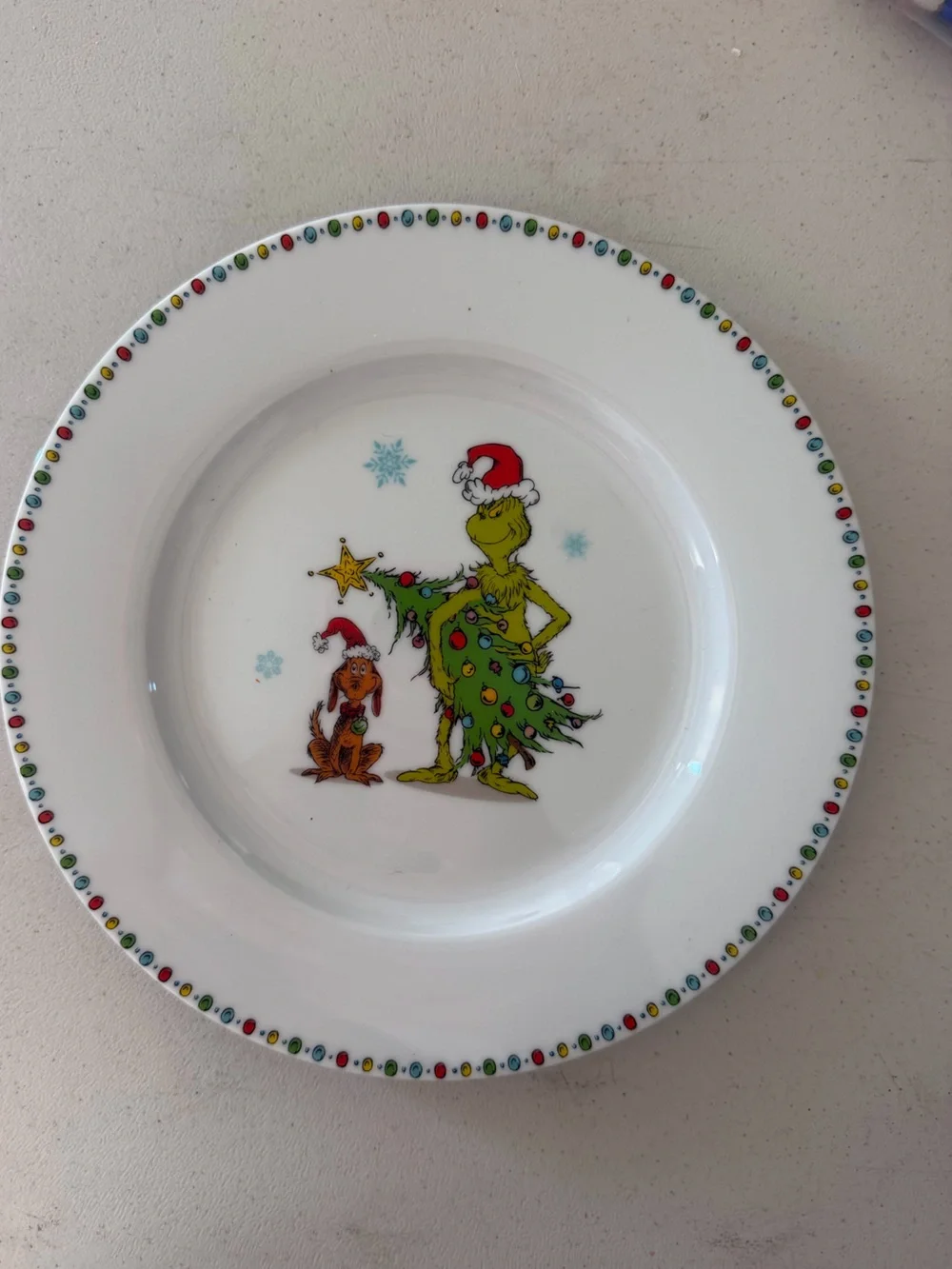Set of 4 Grinch Holiday Plates